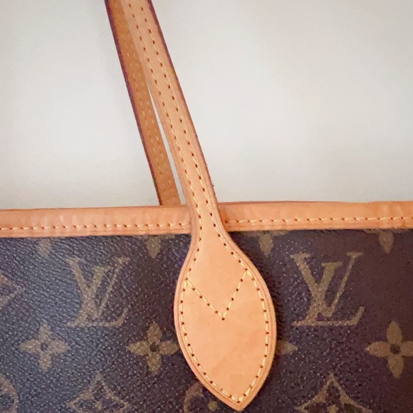 Louis Vuitton Neverfull MM Monogram - Picture 4 of 16